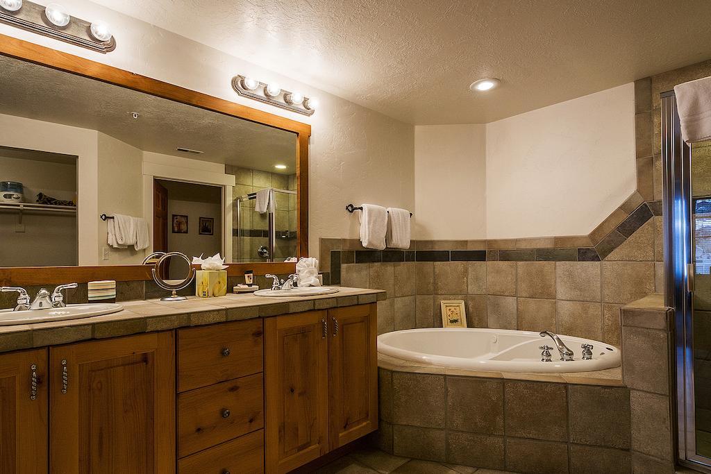 Town Point Condos By Park City Vacations Стая снимка